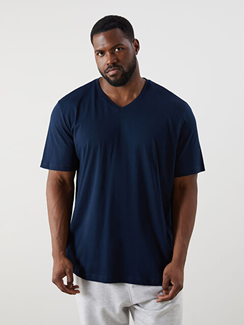 LCWAIKIKI Classic Büyük Beden V Yaka Penye Erkek Tişört - S5RM90Z8-DWP