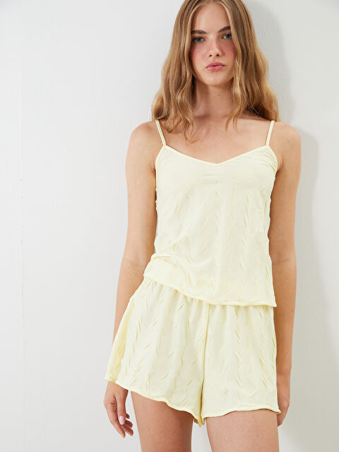 LCW DREAM V Yaka Dokulu Askılı Kadın Şortlu Pijama Takımı - S5RN80Z8-FEZ