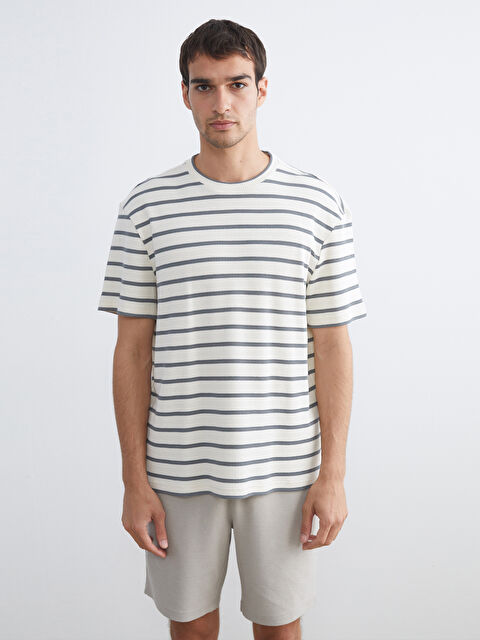 LCW Vision Bisiklet Yaka Çizgili Penye Erkek Tişört - S5S378Z8-LFY