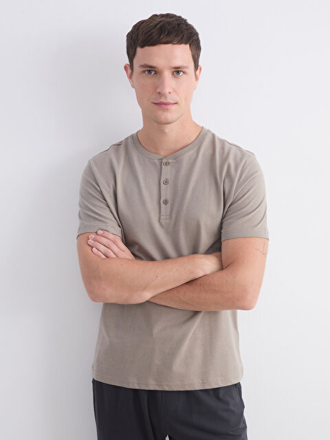 LC WAIKIKI Bisiklet Yaka Kısa Kollu Erkek Pijama Üst - S5SH14Z8-KVB