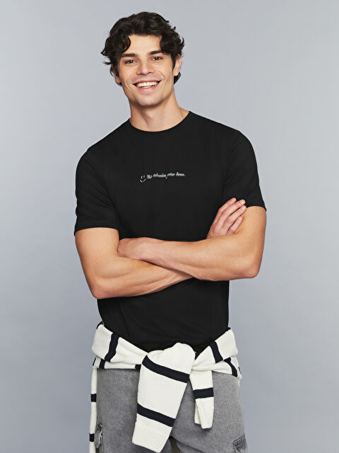 LCWAIKIKI Classic Bisiklet Yaka Slogan Baskılı Penye Erkek Tişört - S5SI23Z8-CVL