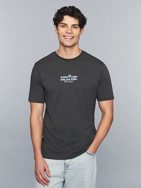 LCWAIKIKI Classic Bisiklet Yaka Slogan Baskılı Penye Erkek Tişört - S5SI25Z8-ZM7