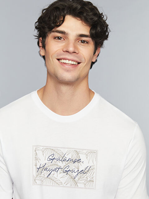 LCWAIKIKI Classic Bisiklet Yaka Slogan Baskılı Penye Erkek Tişört - S5SI26Z8-Q6K