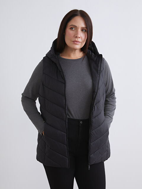 LCWAIKIKI Classic Kapüşonlu Kadın Şişme Yelek - W53251Z8-CVL