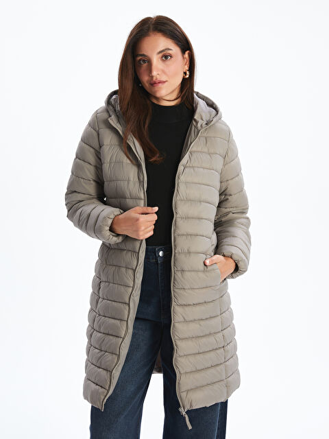 LCWAIKIKI Classic Kapüşonlu Kadın Şişme Mont - W53503Z8-CTC