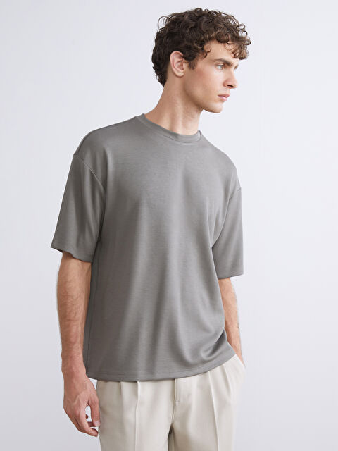 LCW Vision Bisiklet Yaka Erkek Tişört - W54467Z8-ZYY