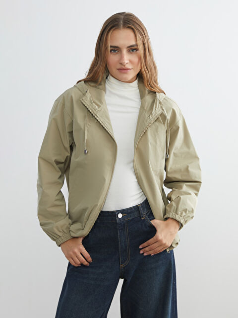 LCW Vision Kapüşonlu Kadın Yağmurluk - W57755Z8-RSX