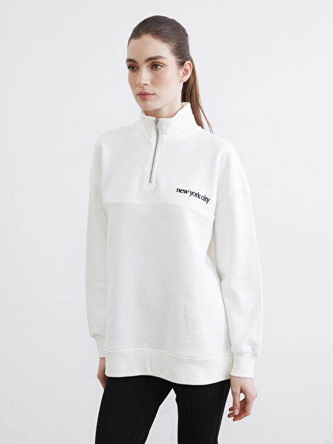 LCW Modest ქალების მაღალი ყელიანი, ფართო ზომის, ნაქარგებიანი სპორტული ზედა - W58500Z8-FDU