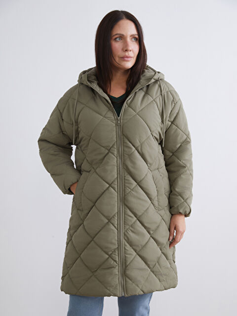 LCWAIKIKI Classic Kapüşonlu Kapitone Kadın Şişme Mont - W59467Z8-R1D