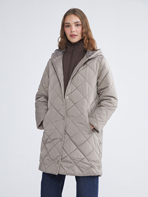 LCW Modest Kapüşonlu Kapitone Kadın Şişme Mont - W59872Z8-EHW