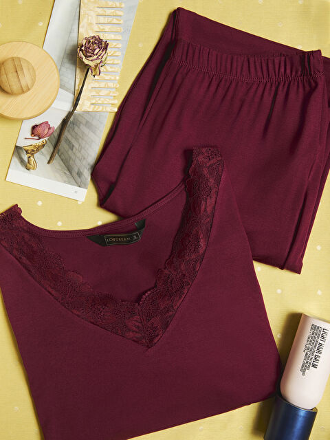 LCW DREAM V Yaka Dantel Detaylı Kadın Pijama Takımı - W5AD26Z8-HFM