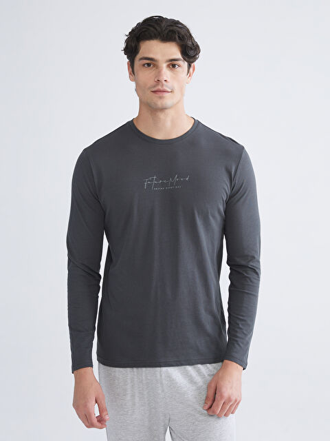 LC WAIKIKI Bisiklet Yaka Baskılı Erkek Pijama Üst - W5AL59Z8-R4Q