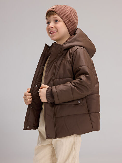 LCW Kids Kapüşonlu Polar Astarlı Erkek Çocuk Şişme Mont - W5AR47Z1-R3C