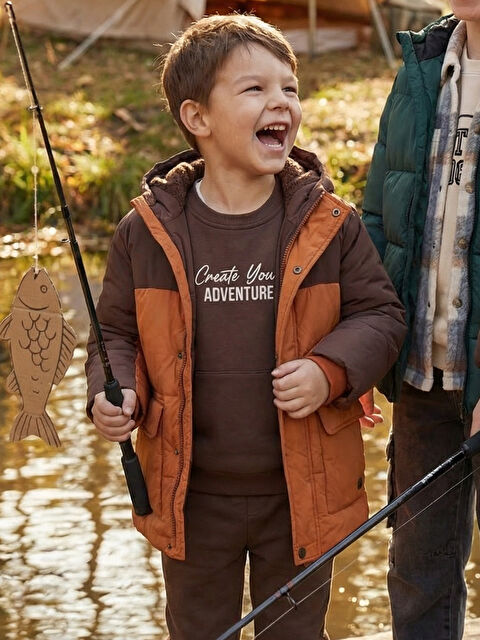 LCW Kids Kapüşonlu Erkek Çocuk Kalın Mont - W5AR48Z1-GPE