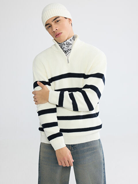 XSIDE Fermuarlı Dik Yaka Çizgili Erkek Triko Kazak - W5DC12Z8-FDU
