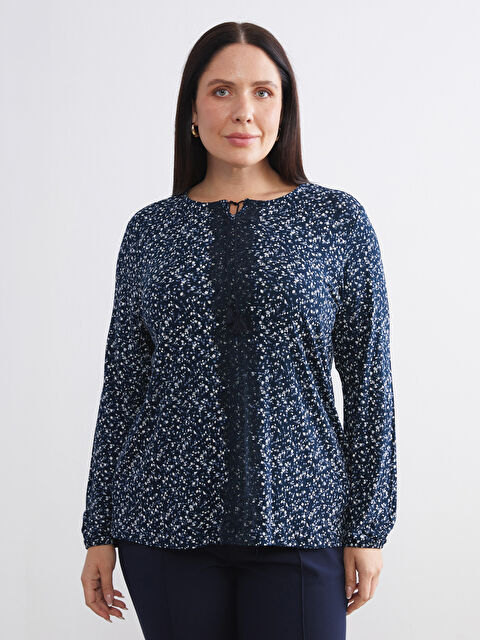 LCW Grace Büyük Beden Bağlamalı Yaka Desenli Bluz - W5G339Z8-LSJ