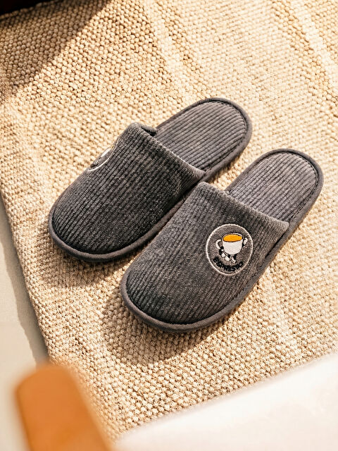 LCW HOME Men's Espresso Print Slippers: Step into comfort with a touch of style. - W5IG93Z8-CWL