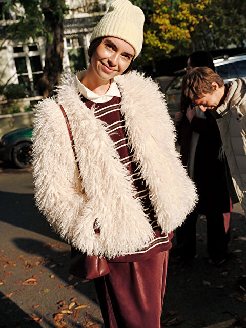 LCW Vision Bisiklet Yaka Çizgili Oversize Kadın Tişört - W5JG17Z8-K00