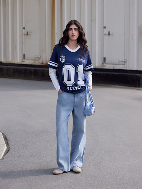 XSIDE V Yaka Harry Potter Baskılı Oversize Kadın Tişört - W5K305Z8-8N4