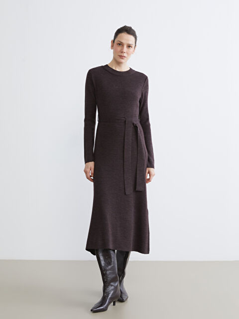 LCWAIKIKI Classic Bisiklet Yaka Beli Kuşaklı Triko Elbise - W5LB10Z8-EKC