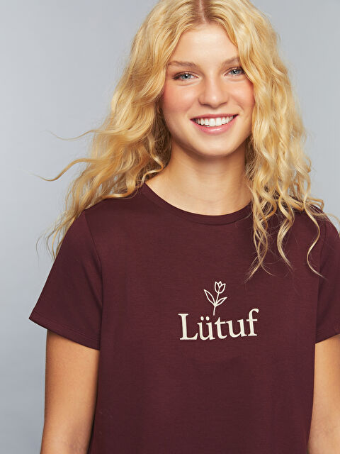 LCWAIKIKI Classic Bisiklet Yaka Slogan Baskılı Kadın Tişört - W5LJ96Z8-HQT