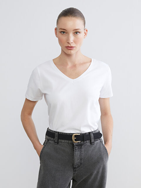 LCWAIKIKI Basic Büyük Beden V Yaka Kadın Tişört - W5LM27Z8-Q6K