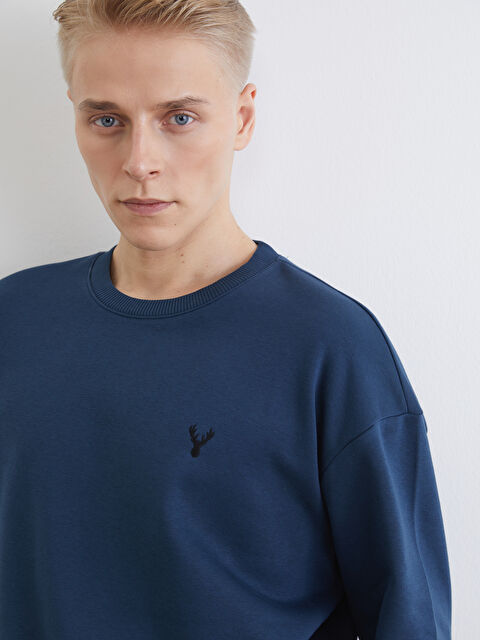 LCW Vision Bisiklet Yaka Erkek Kalın Sweatshirt - W5ND52Z8-LYB