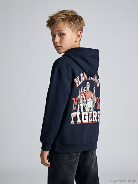 LCW Kids Stranger Things Baskılı Erkek Çocuk Kalın Sweatshirt - W5NN98Z4-HNX