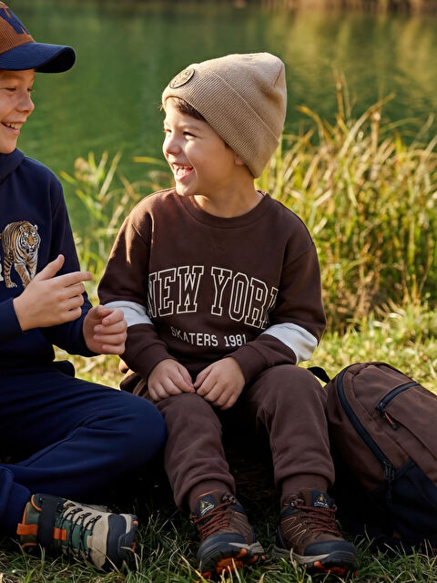 LCW Kids Baskılı Erkek Çocuk Sweatshirt ve Eşofman Altı - W5O079Z1-HMB