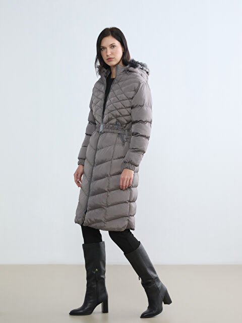 LCW ECO Kürklü Kapüşonlu Kapitone Kadın Şişme Mont - W5OI35Z8-M0T