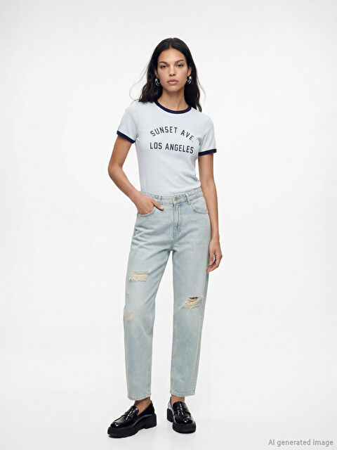 LCW Jeans Boyfriend Fit Yırtık Detaylı Kadın Jean Pantolon