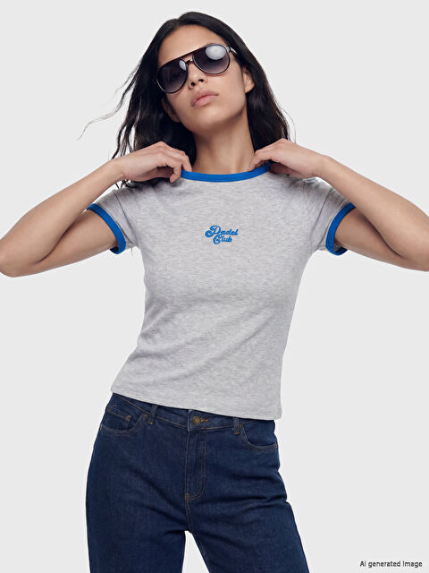 LCW Vision Bisiklet Yaka Nakışlı Kadın Tişört