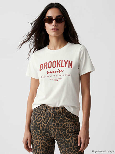 LCW Vision Bisiklet Yaka Brooklyn Baskılı Kadın Tişört