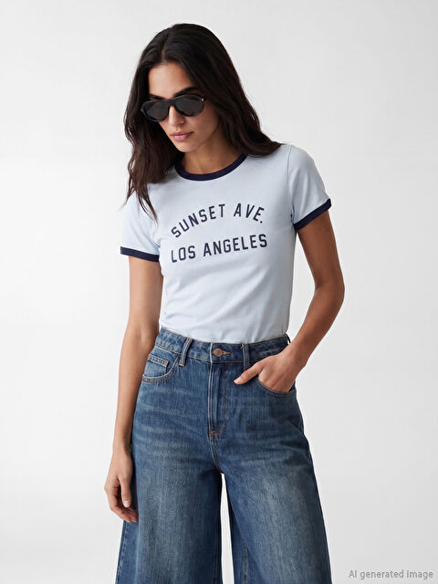 LCW Vision Bisiklet Yaka Los Angeles Baskılı Kadın Tişört