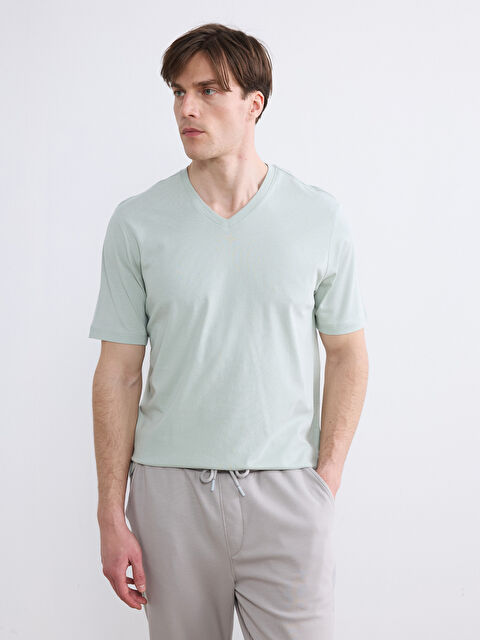 LCWAIKIKI Classic V Yaka Penye Erkek Tişört - S60419Z8-FLL