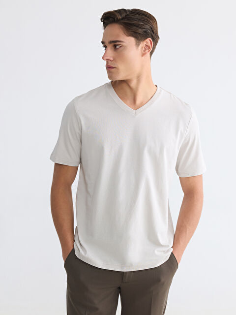 LCWAIKIKI Classic V Yaka Penye Erkek Tişört