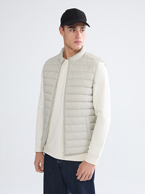 LCWAIKIKI Classic Standard-Fit High-Neck Puffer Vest - S60425Z8-Y0A