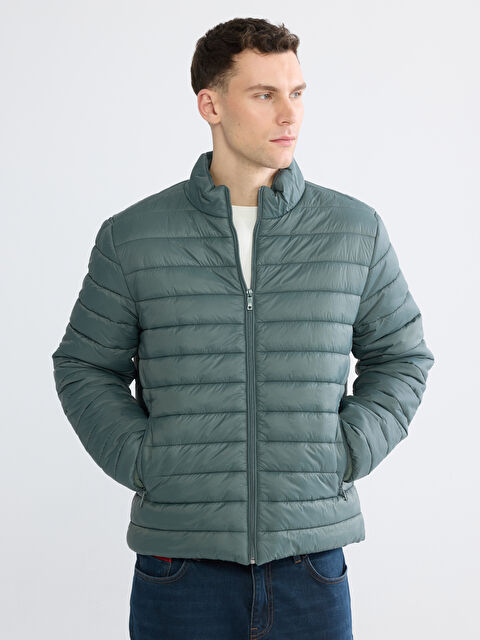 LCWAIKIKI Classic Standart Kalıp Dik Yaka Erkek Şişme Mont - S60426Z8-ZQ3