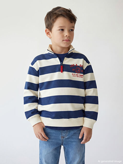 LCW Kids Dik Yaka Çizgili Erkek Çocuk Sweatshirt - S60668Z1-LQA
