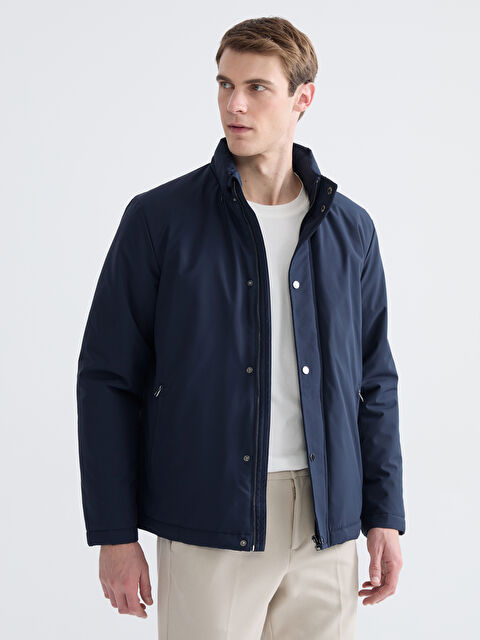 LCWAIKIKI Classic Standart Kalıp Kapüşonlu Erkek Mont - S60883Z8-RFD