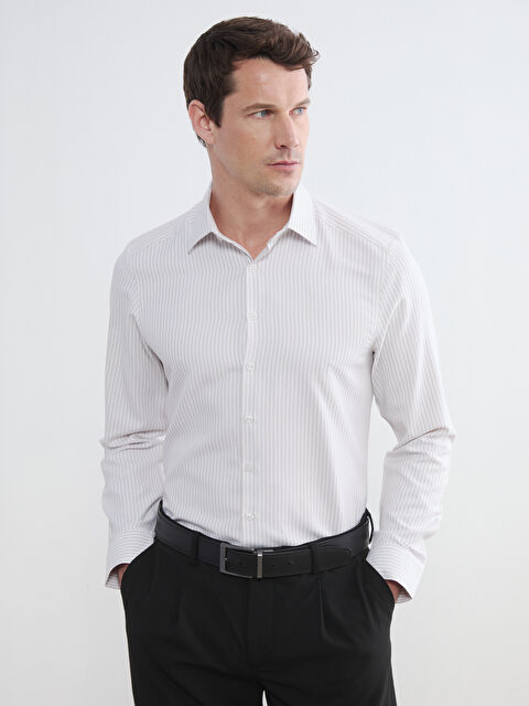 LCWAIKIKI Classic Slim Fit Çizgili Gabardin Erkek Gömlek - S60918Z8-LE8