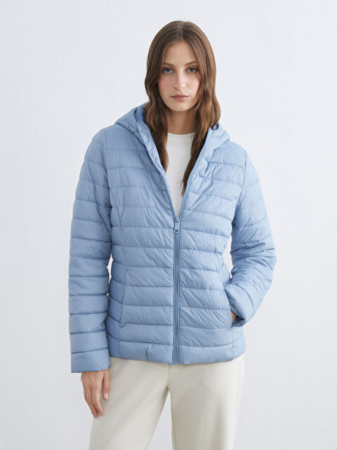 LCWAIKIKI Classic Hooded Women's Puffer Coat - S61221Z8-QZA