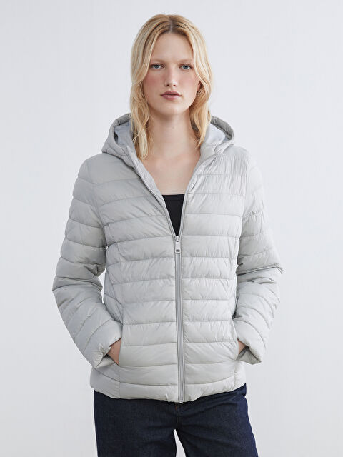 LCWAIKIKI Classic Hooded Women's Puffer Coat - S61221Z8-CSW