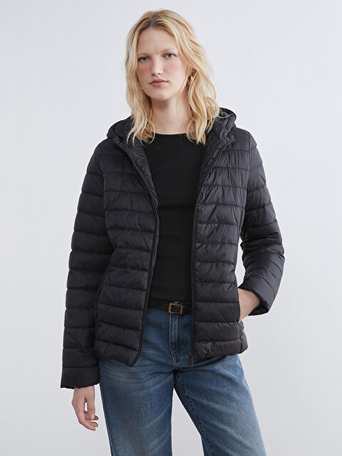 LCWAIKIKI Classic Hooded Women's Puffer Coat - S61221Z8-CVL