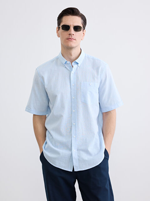 LCWAIKIKI Classic قميص للرجال بقصة عادية من مزيج الكتان