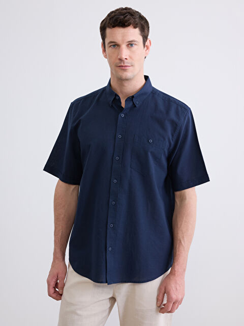 LCWAIKIKI Classic قميص للرجال بقصة عادية من مزيج الكتان