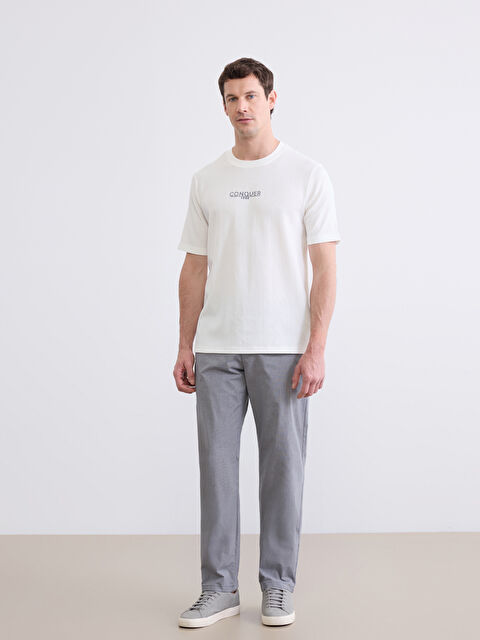 LCWAIKIKI Classic Pantaloni chino din pânză pentru bărbați, croială regular.