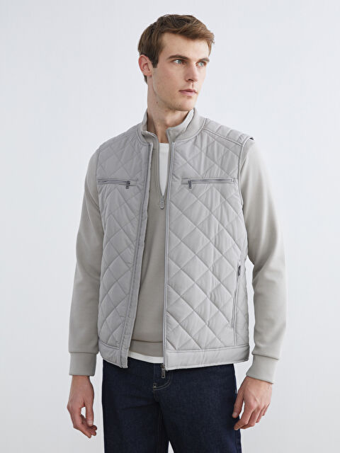 LCWAIKIKI Classic Standart Kalıp Erkek Yelek - S62131Z8-ZQR