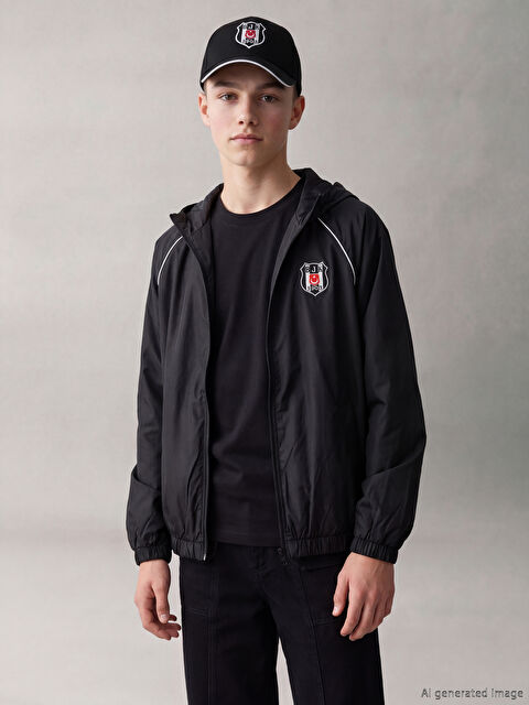 LCW Kids Kapüşonlu Beşiktaş Nakışlı Erkek Çocuk Yağmurluk