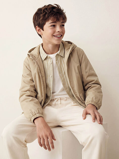 LCW Kids Su İtici Kapüşonlu Erkek Çocuk Mont - S64884Z4-FKA